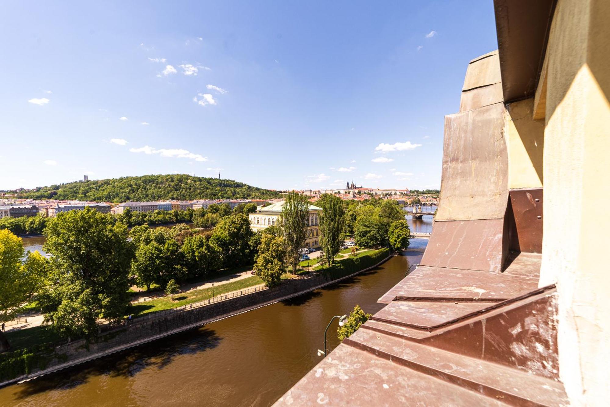 Classy Riverside In The Old Town Of * Praga